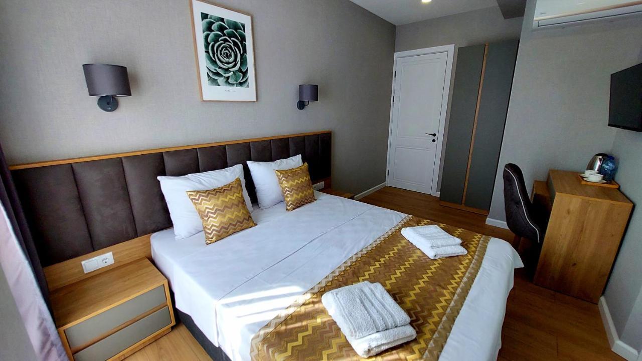 Falcon Boutique Hotel Tbilisi Exterior foto