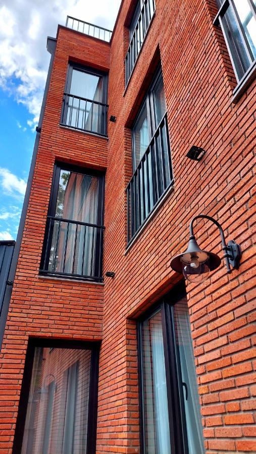 Falcon Boutique Hotel Tbilisi Exterior foto
